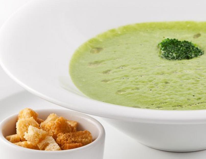 Сырный крем суп с брокколи. Суп с брокколи и плавленным сыром. Овощной суп с брокколи – рецепт